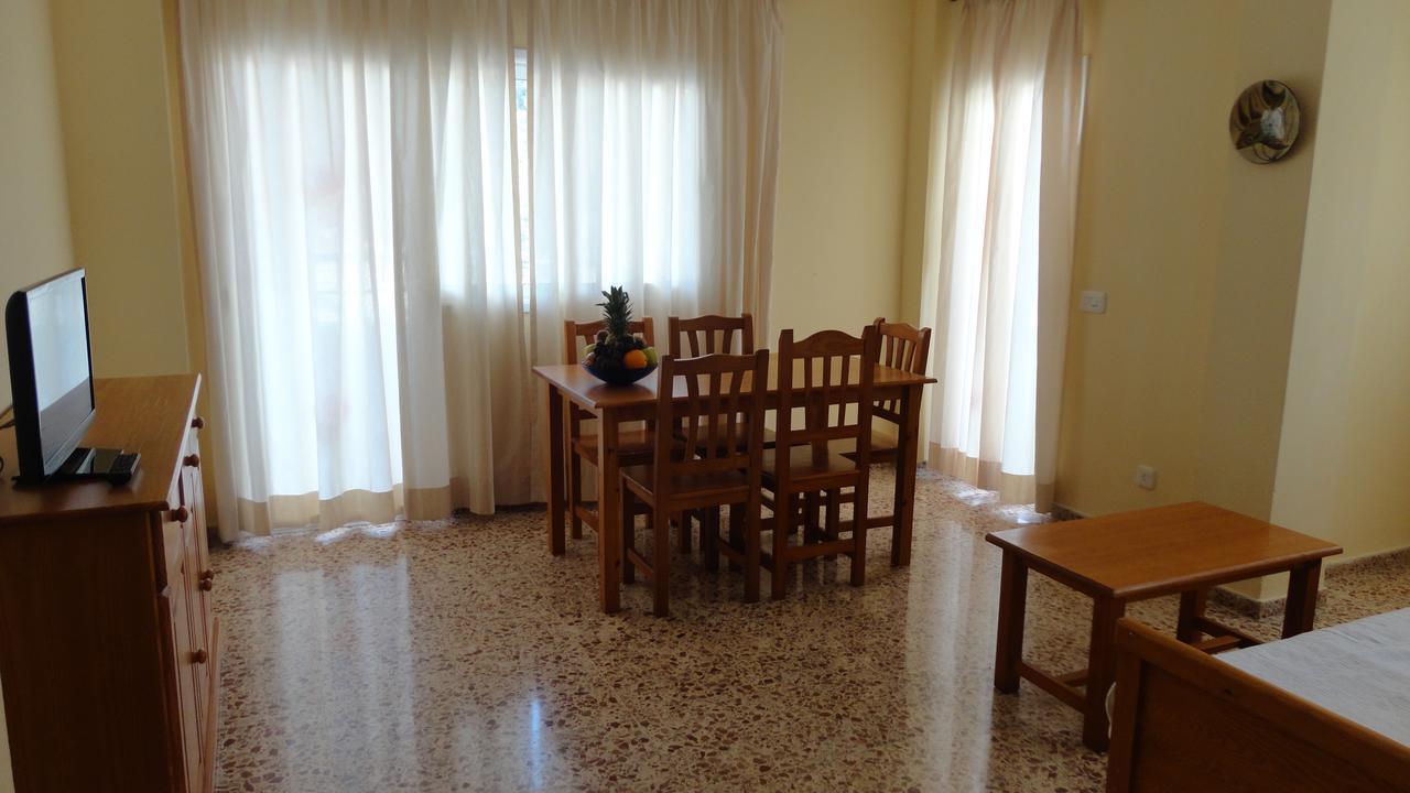 Apartamentos Cala Llonga Cala Llonga  Εξωτερικό φωτογραφία