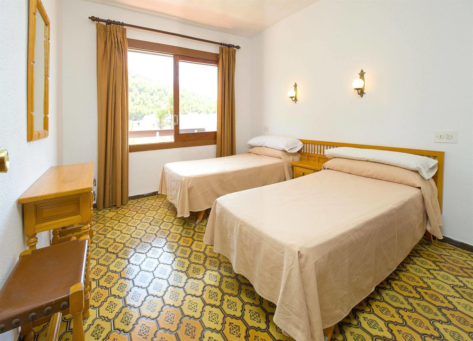 Apartamentos Cala Llonga Cala Llonga  Εξωτερικό φωτογραφία