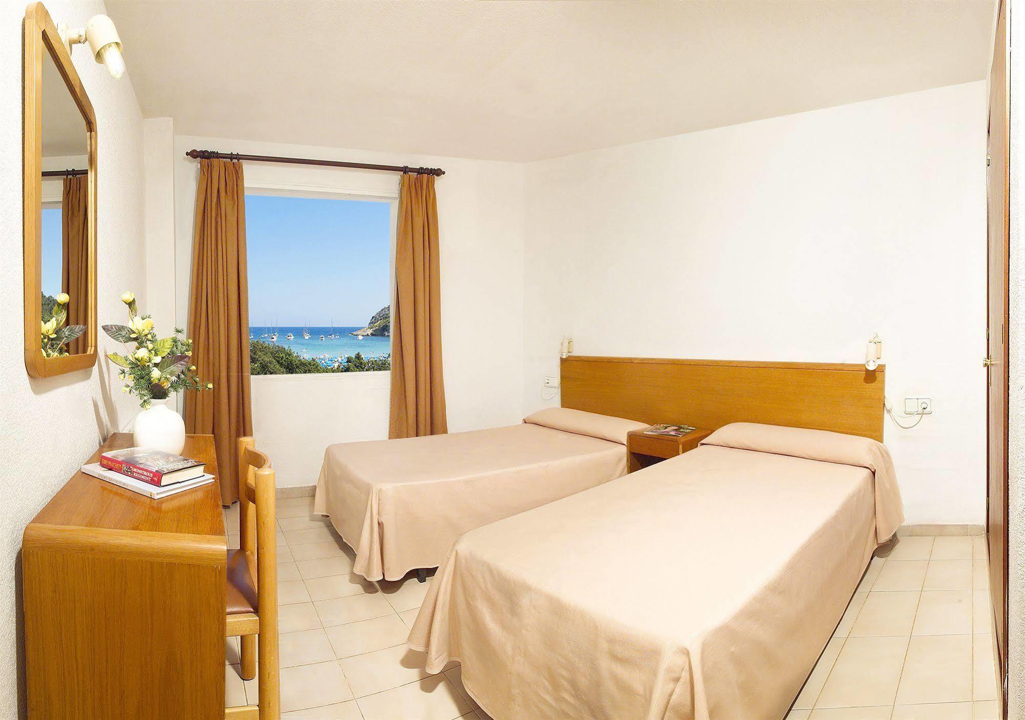 Apartamentos Cala Llonga Cala Llonga  Εξωτερικό φωτογραφία