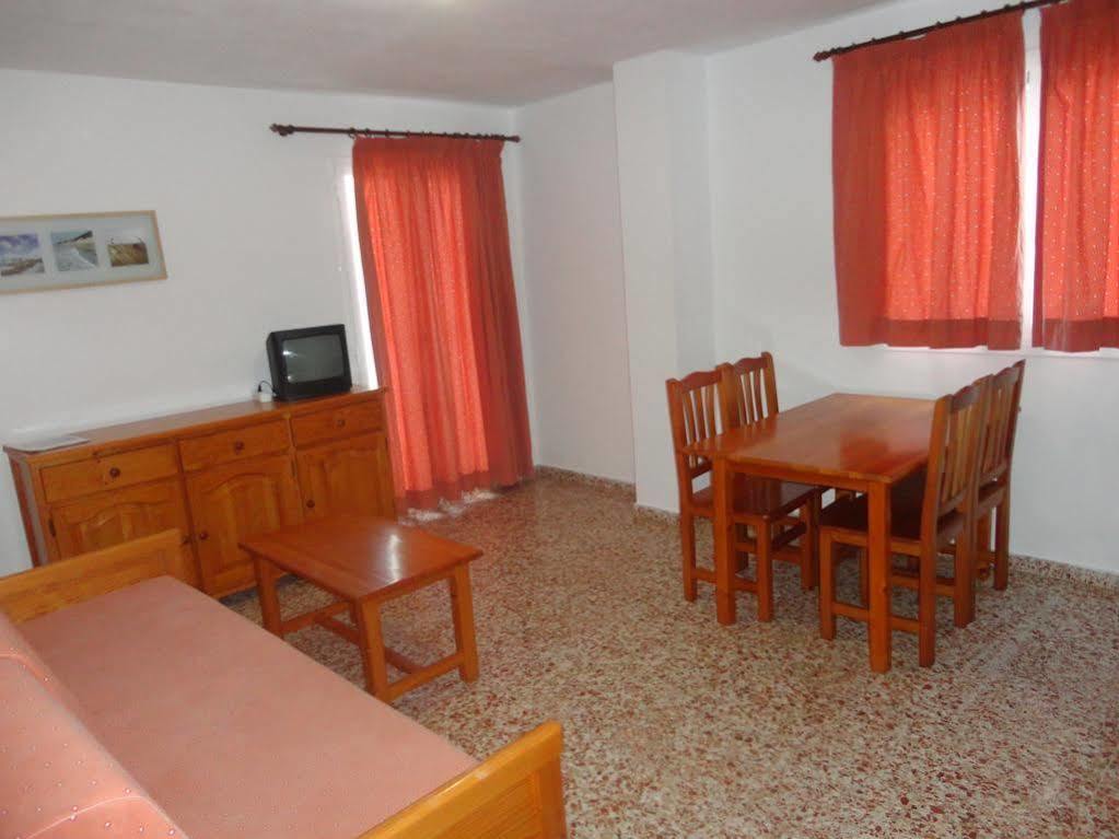 Apartamentos Cala Llonga Cala Llonga  Εξωτερικό φωτογραφία